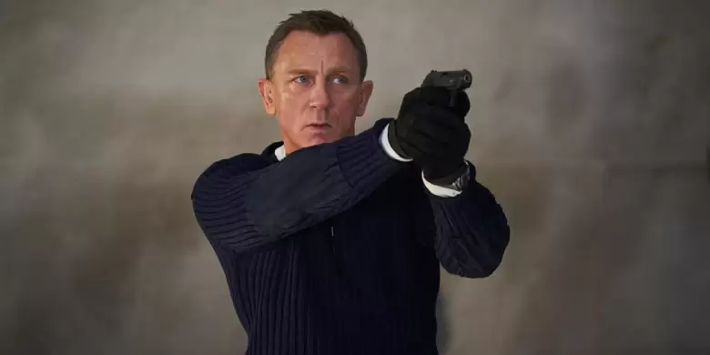 Daniel Craig