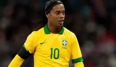 ronaldinho-fifa-20(1)
