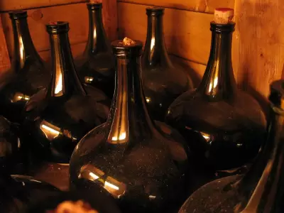 old-wine-bottles-1560605