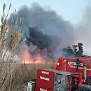 El fuego arrasa campos en General Alvear