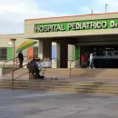 Polic�as reaniman a un beb� y logran salvarle la vida camino al Hospital Notti