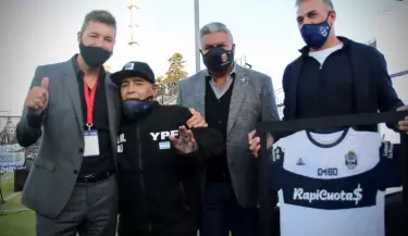 maradonacumple