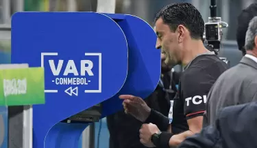 VAR(2)