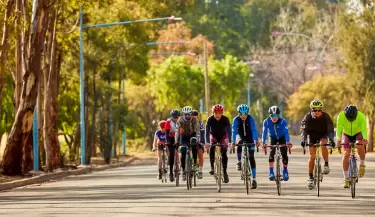 ciclistas en godoy cruz