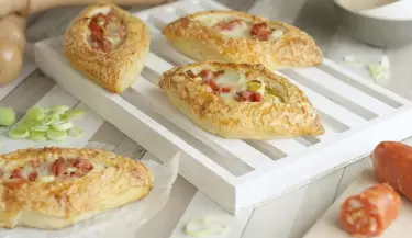 Panecillos-rellenos-de-chorizo