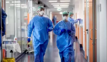 5ff7498b1c9de(9)