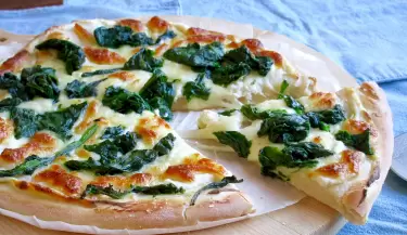 pizza de arroz y espinaca