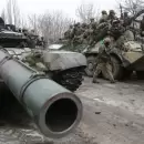 IMPACTANTE VIDEO: Un ucraniano grababa con su celular y una bomba le estall