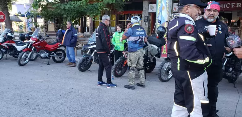 Motos