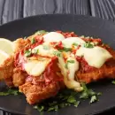 MILANESA DE POLLO A LA NAPOLITANA