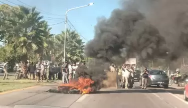 Vecinos se manifiestan en el Acceso Norte
