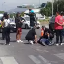 Buscan al conductor de una camioneta que tras atropellar a un motociclista huy