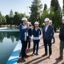 Suarez recorri obras de agua y seneamiento en Mendoza