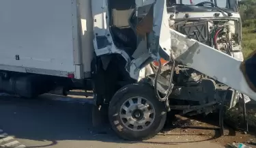 1648818267601camion-choque-acceso-este