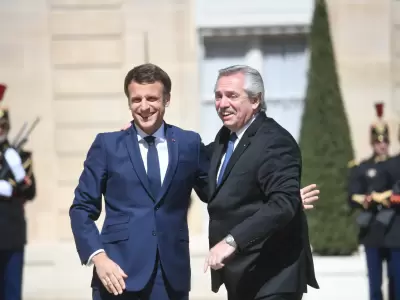 Alberto Fernndez visit a Macron