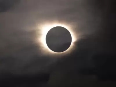 eclipse-nublado