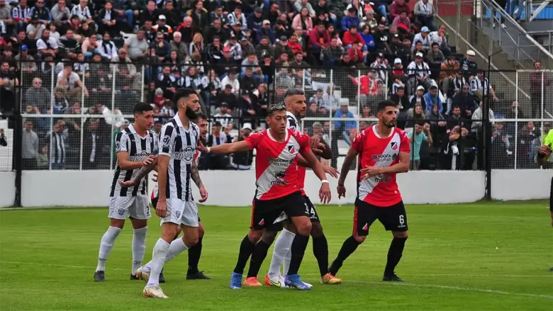 Maip� vs Chaco For Ever