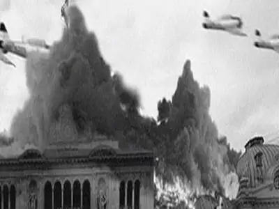 Bombardeo a Plaza de Mayo 1955