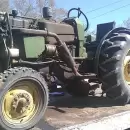 Recuperaron un tractor que haba sido robado y estaba oculto bajo nylon