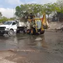 Retiran toneladas de basura de colectores ante alerta aluvional