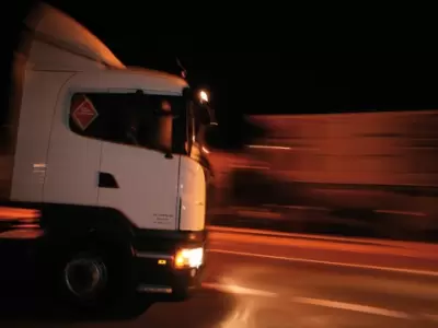 camionero noche imagen ilustrativa