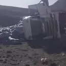 Otro accidente en alta montaña: volcó un camión