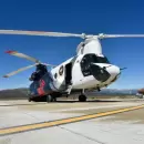 Un impresionante helicóptero combate los incendios en Chubut