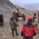 Gendarmes asistieron a turista con fractura expuesta en alta montaña