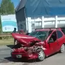 Video: un autó impactó contra un camión en San Rafael