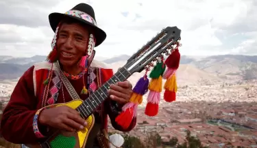 comotocarelcharango