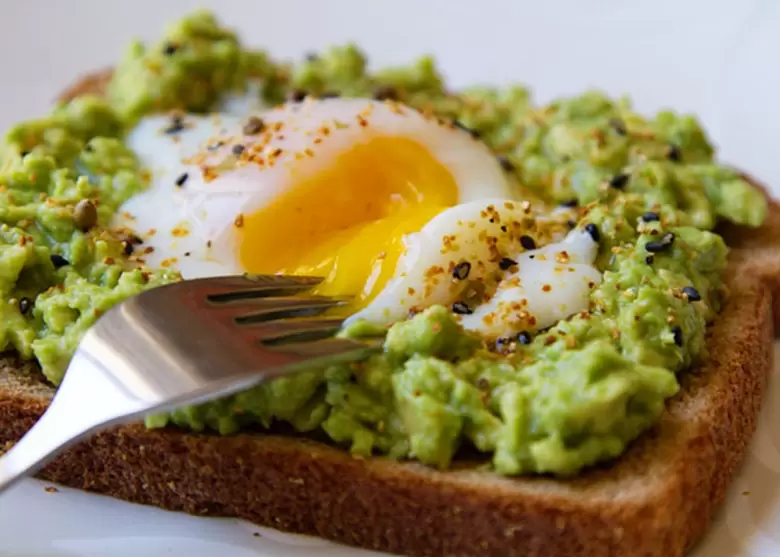 huevo-con-palta