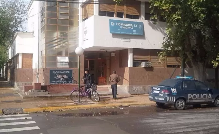 Caminaba por Rivadavia y le robaron 15 mil pesos - Diario Mendoza