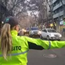 Ahora se puede hablar por teléfono al conducir en Mendoza: las condiciones y cambios