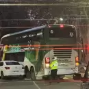 Caos vehicular en el centro por el choque entre un colectivo y un auto