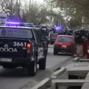 (Videos) Intenso enfrentamiento entre la polica y vndalos en Las Heras