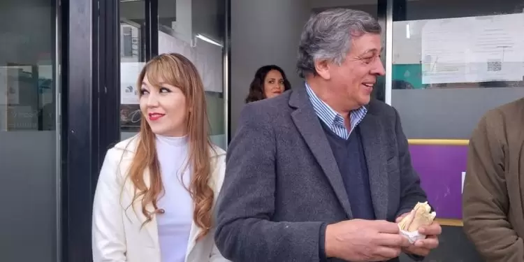 f09fa4a6f09f8fbbe29980efb88f-en-medio-del-caos-que-es-las-heras-daniel-orozco-se-caso-con-janina-ortiz-y-se-van-de-viaje-al-exterior-750x375
