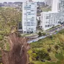 (Video) Un gigantesco socavn hizo colapsar un edificio en Reaca y cort la avenida costera