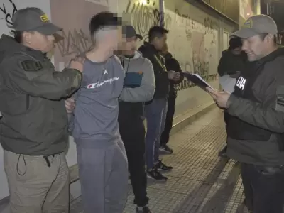gendarmeria detiene a un ciudadano chileno