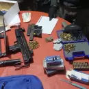 La Polica secuestr un impresionante arsenal y droga en Guaymalln y Godoy Cruz