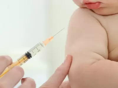 bebé vacuna