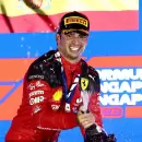 (Video) Carlos Sainz se queda con el GP de Singapur y cortó la racha de Verstappen