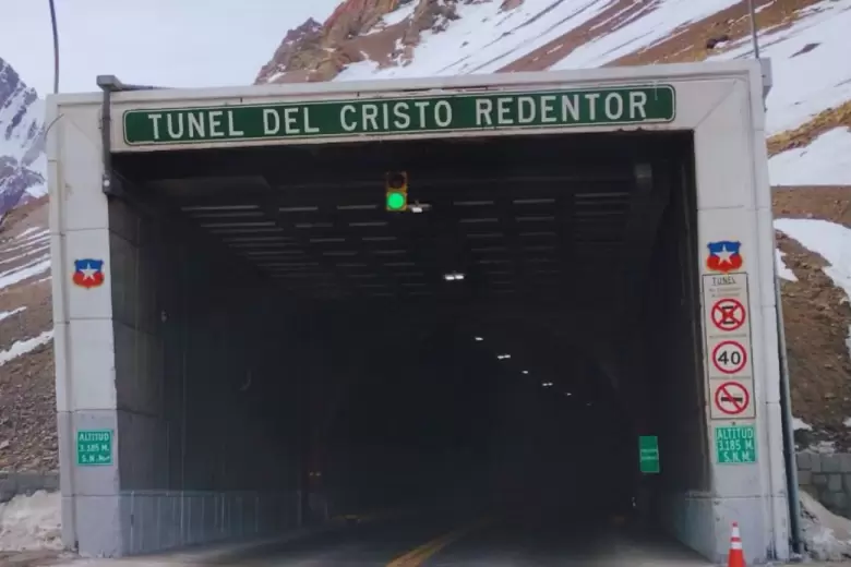 Paso Cristo Redentor abierto