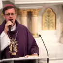 Arzobispo dice estar "azorado" con la propuesta de LLA de romper relaciones con el Vaticano