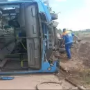 (Video) Un muerto y 14 heridos en el violento choque entre un micro y un auto en Las Heras