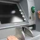 Cómo evitar robos y estafas en cajeros automáticos