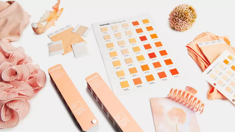 pantone peach fuzz