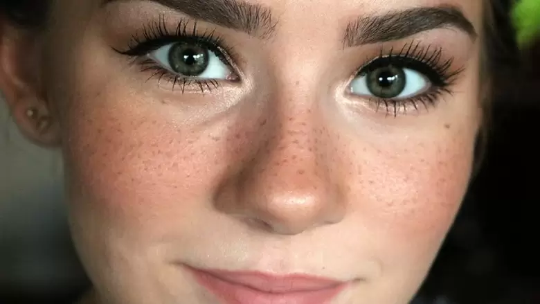 maquillaje pecas