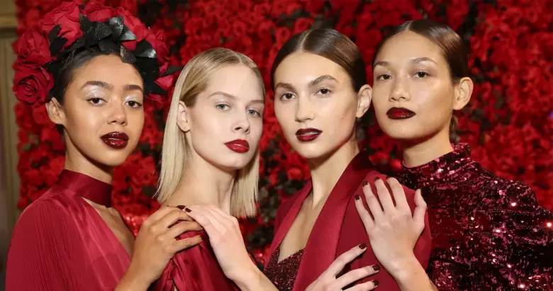 labial rojo maquillaje