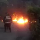 (VIDEOS) Bomberos combaten dos incendios que deja el Zonda en Tunuyn