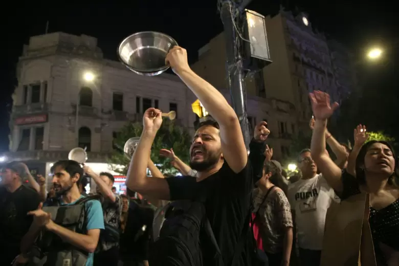 cacerolazo-buenos-aires